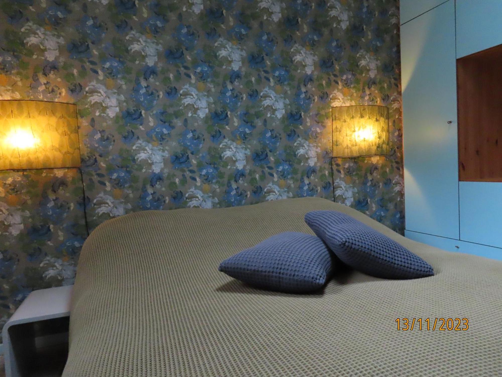 Vakantiehuis Onder De Peppel Met Sauna En Jacuzzi Wijk en Aalburg Bagian luar foto